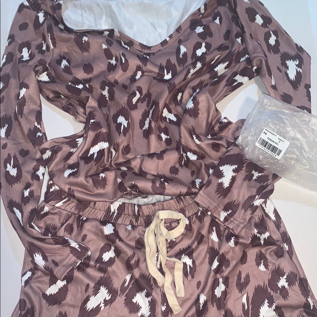 Super Cozy Pretty Loungewear Set! Size Med